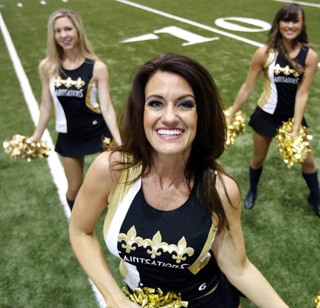 Kriste Lewis, 40 anni,  stata presa dalla squadra di cheerleader dei New Orleans Saints, in Nfl (Ap)
